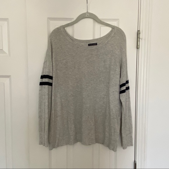 Grey sweater with stripes on arms - Picture 1 of 1